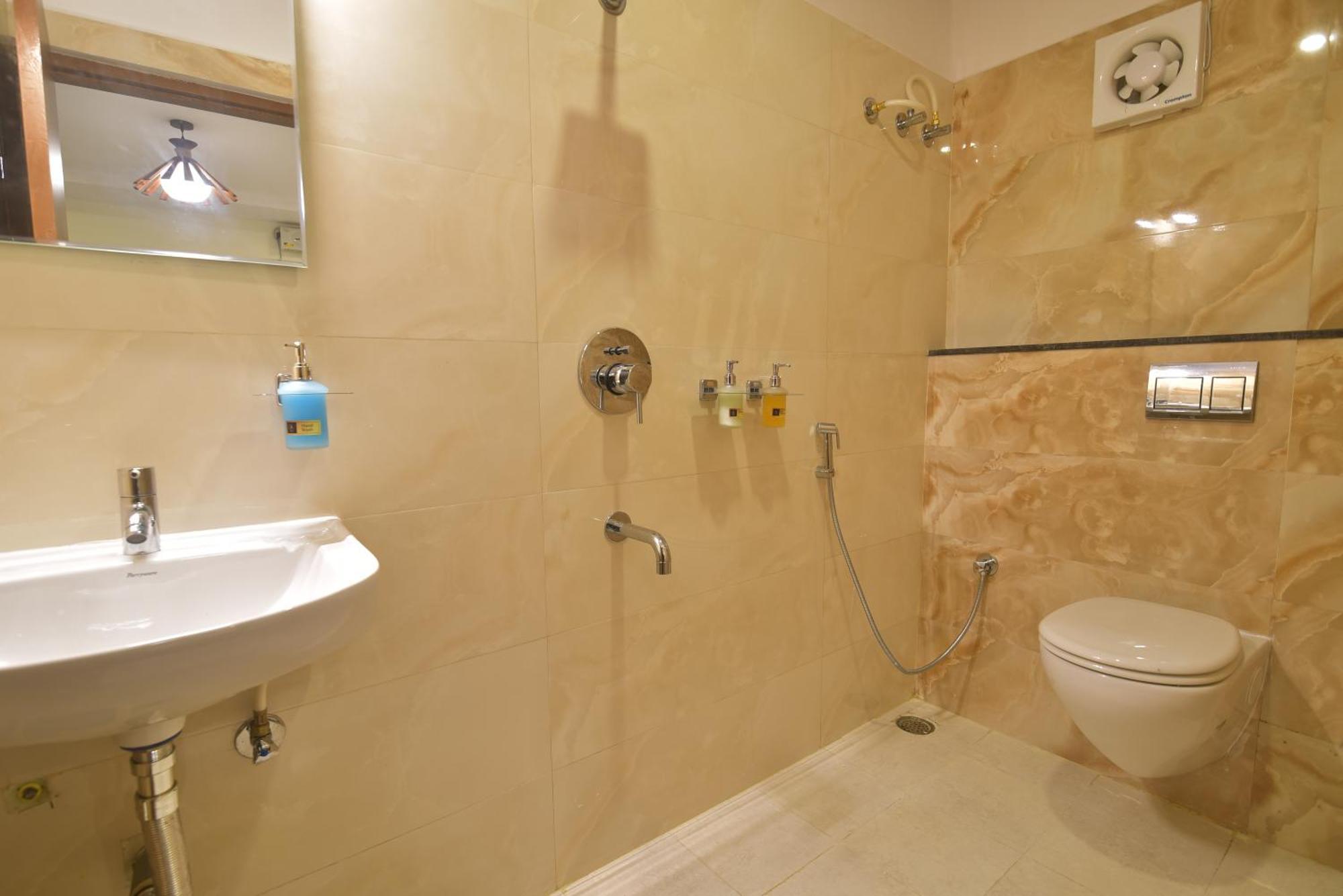 Address 24 Inn Бенґалуру Екстер'єр фото